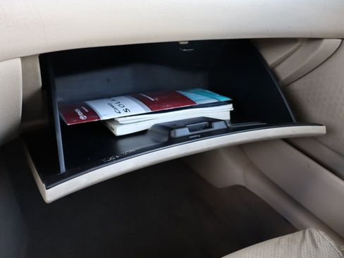 Used 2008 Toyota Solara SE image 34