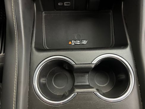 Used 2023 GMC Yukon SLT image 23