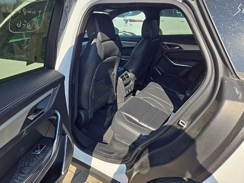 Used 2024 Jaguar F-PACE R-Dynamic S image 17