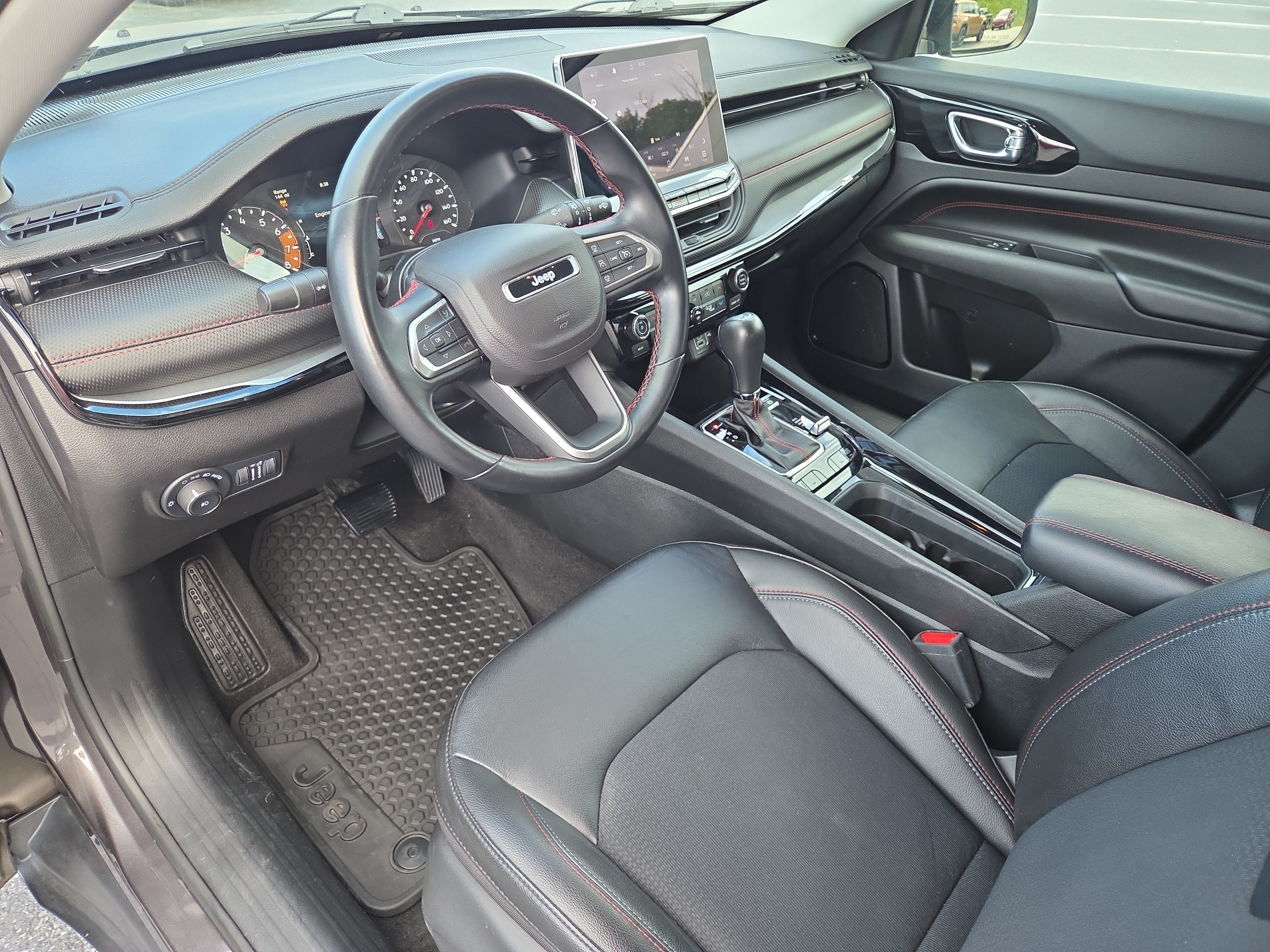 Used 2022 Jeep Compass Trailhawk w/ Trailhawk Convenience Group AWD/4WD image 16