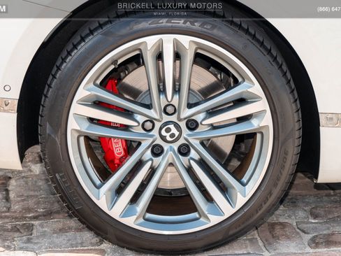 Used 2022 Bentley Continental GT image 38