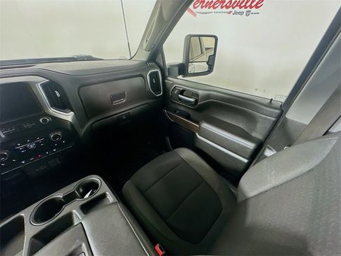 Used 2022 Chevrolet Silverado 3500 LT w/ Convenience Package image 11