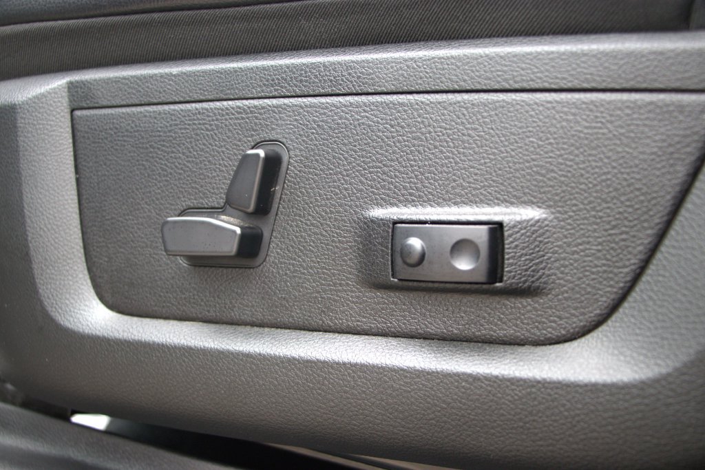 Used 2025 RAM 2500 Laramie w/ Safety Group AWD/4WD image 30