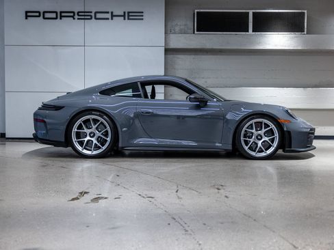 Certified 2025 Porsche 911 GT3 RWD image 9