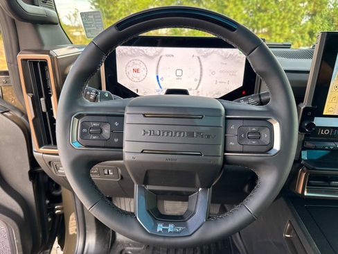 New 2025 GMC Hummer EV 3X image 30