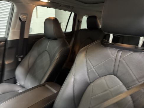 Used 2023 Toyota Highlander Platinum AWD/4WD image 16