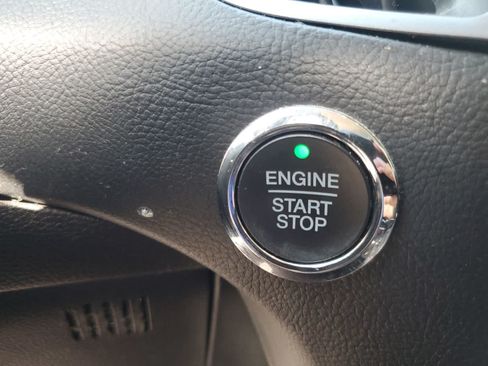 Used 2017 Ford Edge SE FWD image 21