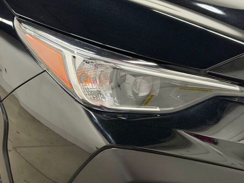 Used 2024 Subaru Crosstrek 2.0i Premium w/ Popular Package #3 image 16