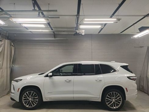 New 2026 Buick Enclave Avenir w/ Super Cruise Package FWD image 16