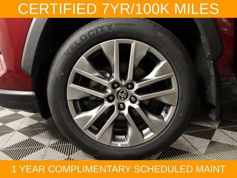Used 2022 Toyota RAV4 XLE Premium AWD/4WD image 29
