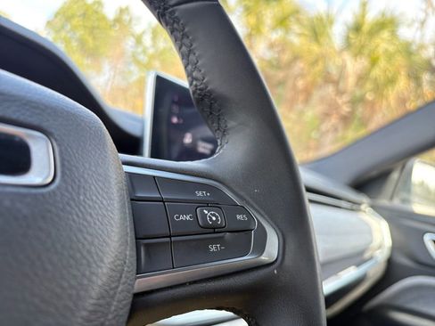 Used 2024 Jeep Compass Latitude image 13