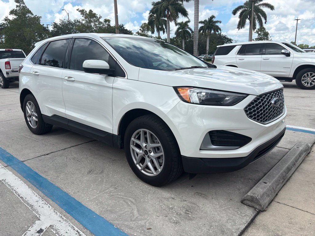 Used 2024 Ford Edge SEL AWD/4WD image 2