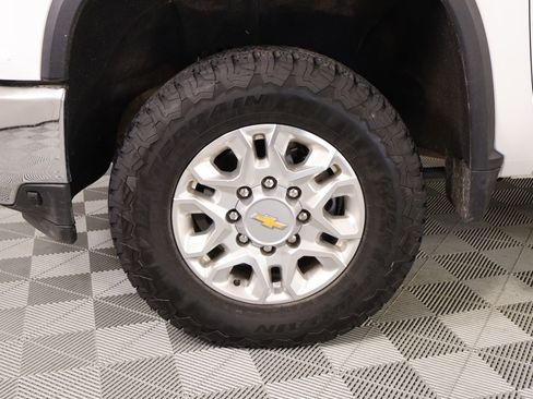 Used 2023 Chevrolet Silverado 2500 LT w/ Convenience Package image 16