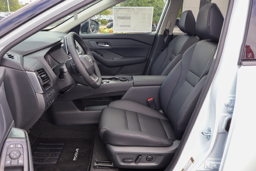 New 2026 Nissan Rogue Dark Armor AWD/4WD image 7