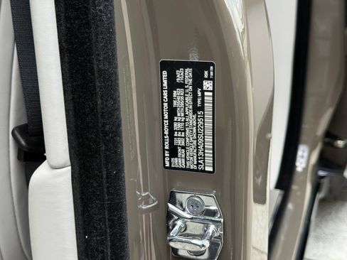 Used 2025 Rolls-Royce Cullinan AWD/4WD image 72