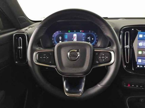 Certified 2025 Volvo XC40 B5 Plus image 20