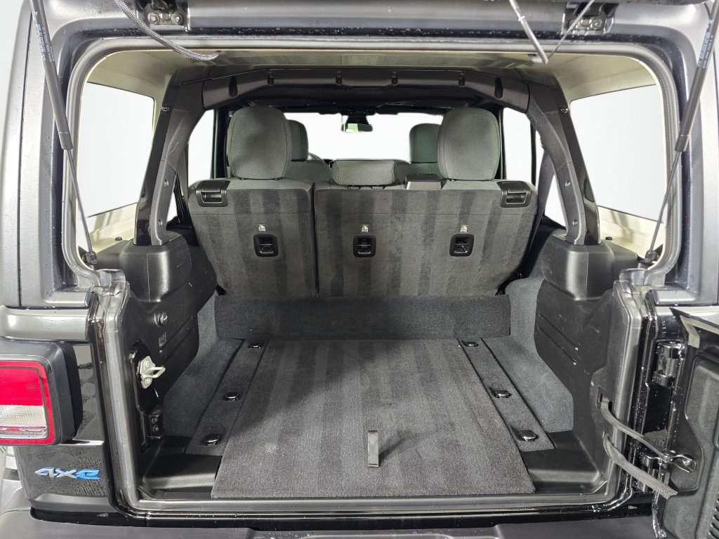 Used 2024 Jeep Wrangler Unlimited AWD/4WD image 12