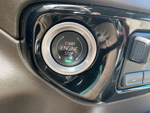 Used 2024 GMC Sierra 2500 SLT w/ SLT Premium Package image 29