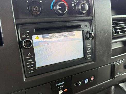 Used 2016 Chevrolet Express 2500 RWD image 27