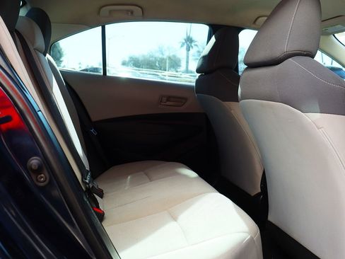 Used 2022 Toyota Corolla LE image 27