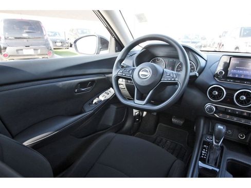 Used 2025 Nissan Sentra S image 11