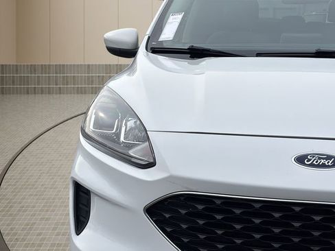 Used 2020 Ford Escape SE image 9