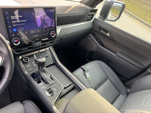 Certified 2024 Lexus GX 550 image 37