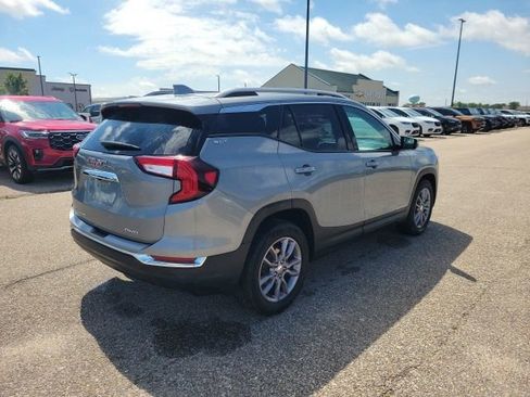 Used 2024 GMC Terrain SLT AWD/4WD image 22