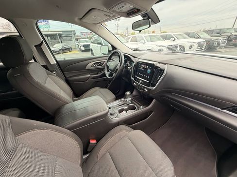 Used 2018 Chevrolet Traverse LT image 26