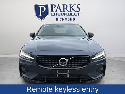 Used 2022 Volvo S60 B5 Inscription FWD image 2