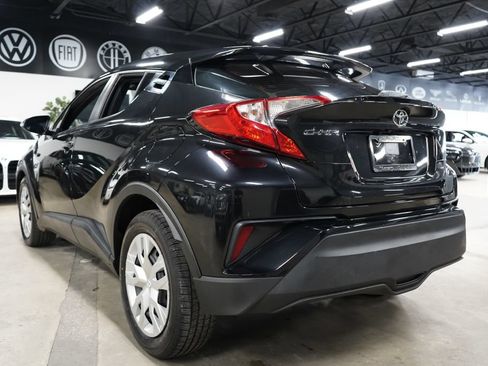 Used 2019 Toyota C-HR LE FWD image 3