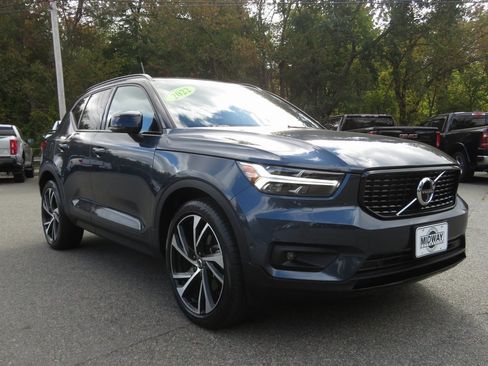 Used 2022 Volvo XC40 T5 R-Design w/ Advanced Package image 4