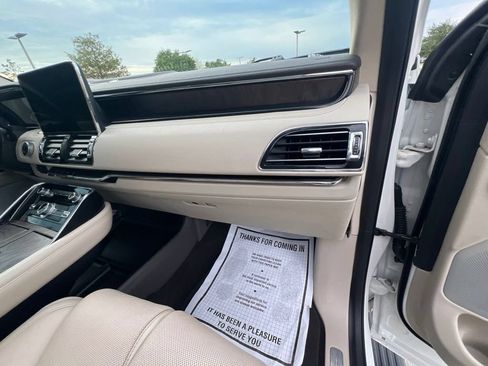 Used 2020 Lincoln Navigator L Reserve w/ Luxury Package AWD/4WD image 19