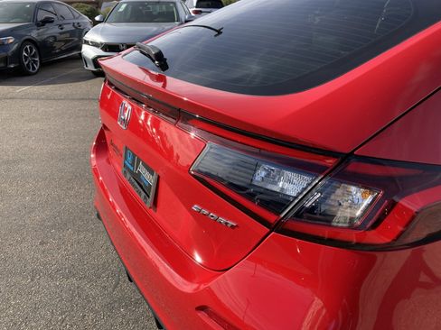 Used 2024 Honda Civic Sport image 6