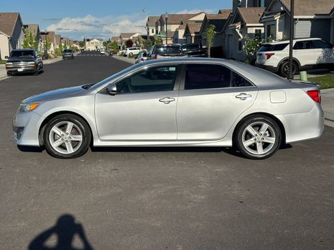 Used 2012 Toyota Camry SE image 6