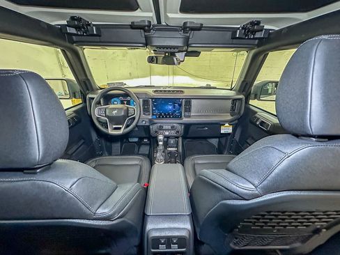 New 2025 Ford Bronco Badlands image 21