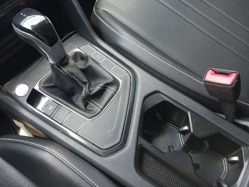 Used 2022 Volkswagen Tiguan SE FWD image 27