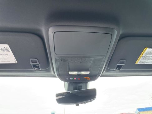 Used 2025 Chevrolet Equinox LT w/ Safety and Technology Package FWD image 25