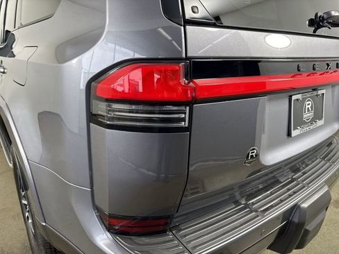 Used 2025 Lexus GX 550 image 30