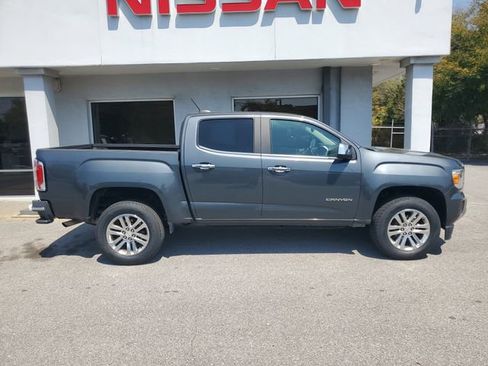 Used 2017 GMC Canyon SLT w/ Driver Alert Package image 7