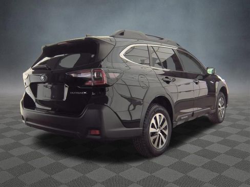 Used 2023 Subaru Outback Premium AWD/4WD image 2