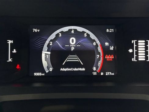 Certified 2025 Toyota Tacoma SR5 AWD/4WD image 32