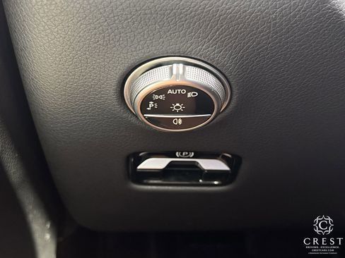 Used 2024 Mercedes-Benz GLC 300 4MATIC image 21