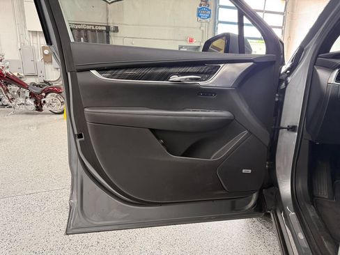 Used 2023 Cadillac XT6 Premium Luxury FWD image 9