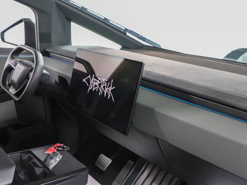 Used 2024 Tesla Cybertruck Cyberbeast AWD/4WD image 23