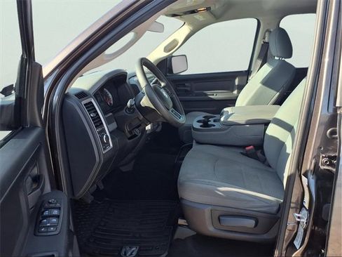 Used 2017 RAM 2500 Tradesman w/ Chrome Appearance Group image 18