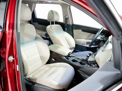 Used 2020 Kia Sorento EX image 24