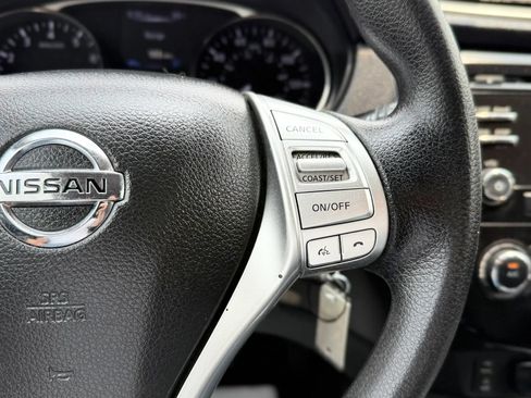 Used 2016 Nissan Rogue S FWD image 14