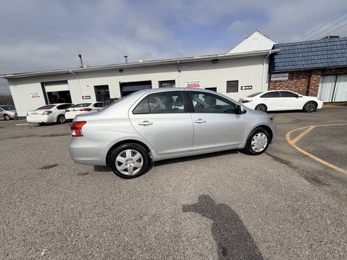 Used 2009 Toyota Yaris Sedan FWD image 7