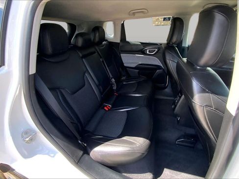Used 2022 Jeep Compass Latitude FWD image 20
